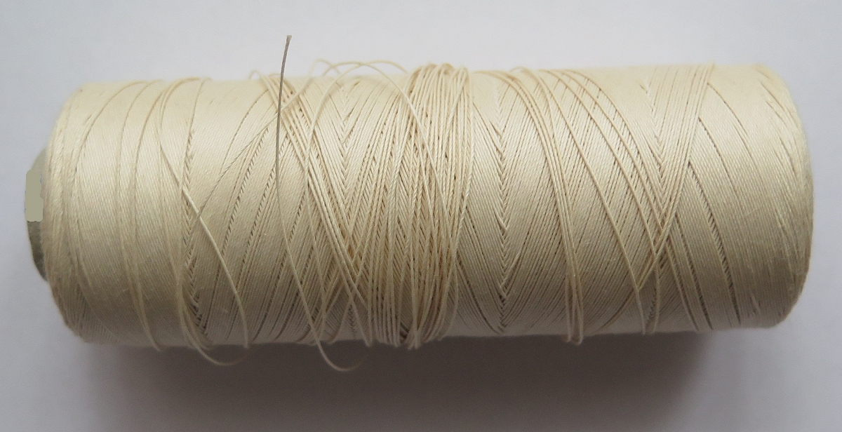 Nit - 100% bavlna - béžová, leštěná - 14,5 x 3 (50), 2200 m