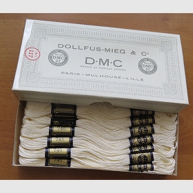 DMC, bavlna číslo 25, béžová mulinka