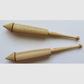 Palička s pláštíkem 12 cm 674